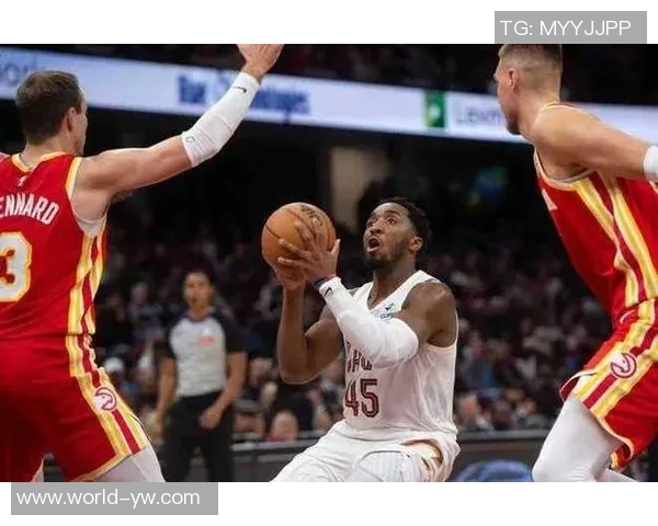 米切尔三节轰下31分末节遭遇低迷全场25中12仅得4分并失误两次