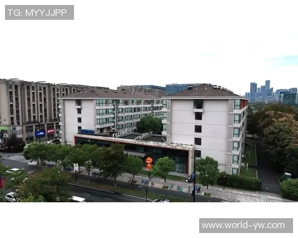 钱潮杯组委会陈阿姨牵挂受伤小球员亲赴医院送上关怀鼓励少年重返赛场 钱潮杯组委会陈阿姨牵挂受伤小球员亲赴医院送上关怀鼓励少年重返赛场