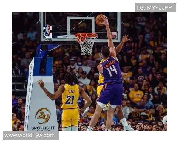 太阳老板:揭幕战对阵国王希望球队展现竞争力以全力争胜 太阳老板:揭幕战对阵国王希望球队展现竞争力以全力争胜